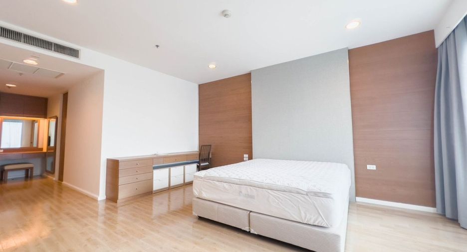 For rent and for sale 2 bedrooms condo in Pathum Wan, Bangkok