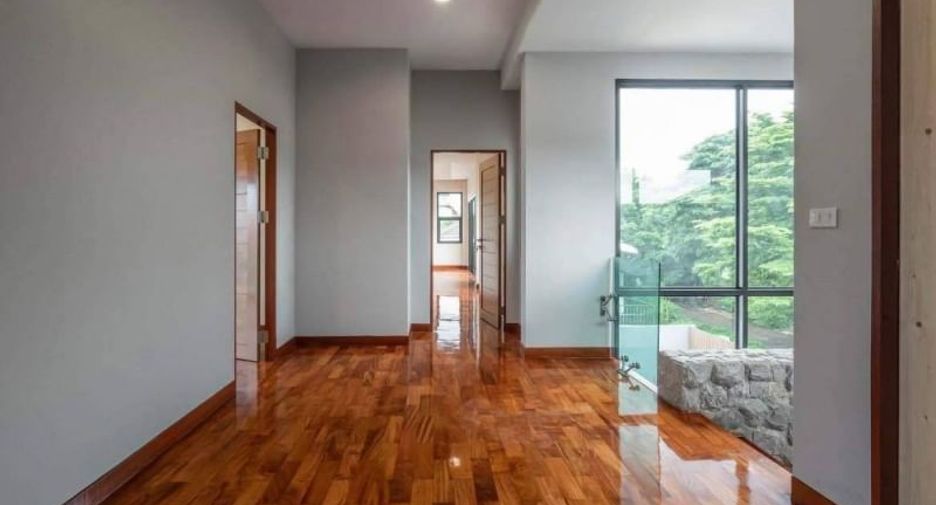 For rent 3 bedrooms house in Sai Mai, Bangkok