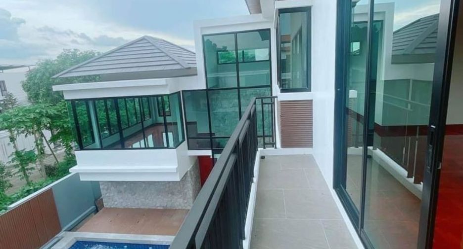 For rent 3 bedrooms house in Sai Mai, Bangkok