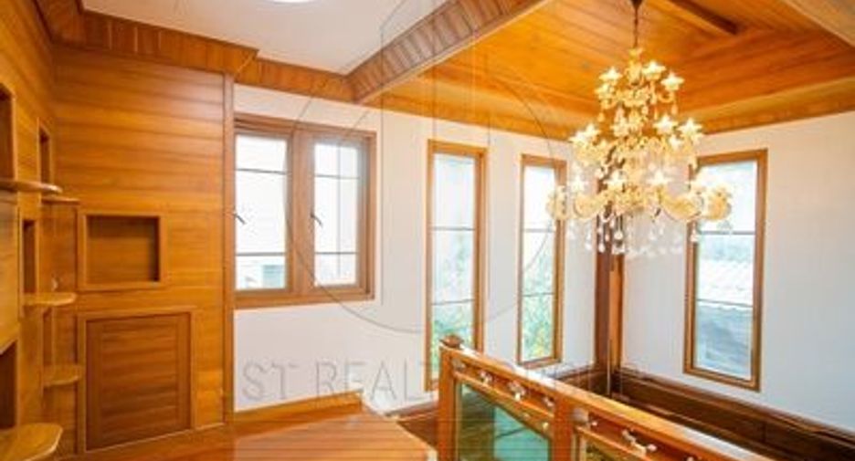Haus zur Miete und zum Kauf mit 3 Zimmer in Huai Khwang, Bangkok