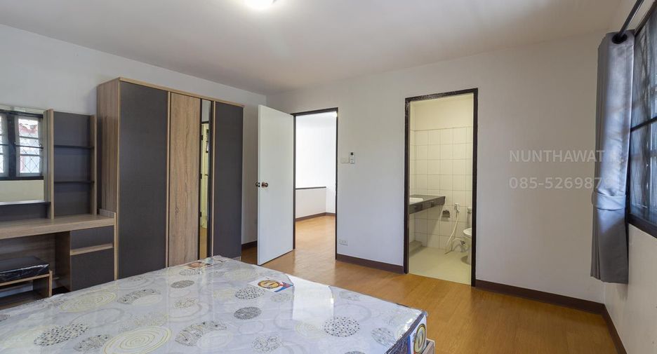 For rent 3 bedrooms house in Mueang Chiang Mai, Chiang Mai