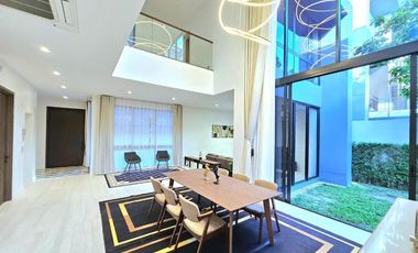 For rent 4 bedrooms house in Bang Kapi, Bangkok