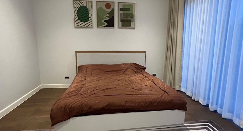 For rent 4 bedrooms house in Bang Kapi, Bangkok