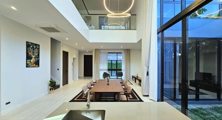 For rent 4 bedrooms house in Bang Kapi, Bangkok