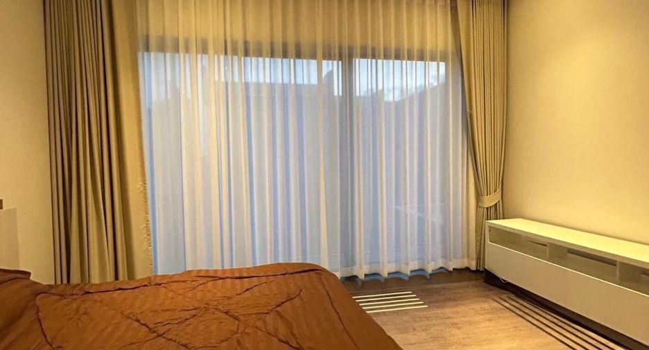 For rent 4 bedrooms house in Bang Kapi, Bangkok