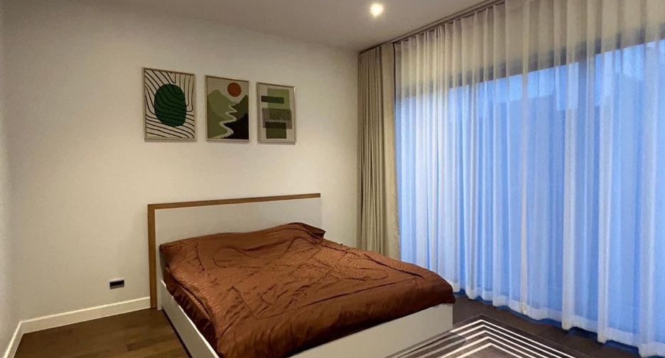 For rent 4 bedrooms house in Bang Kapi, Bangkok