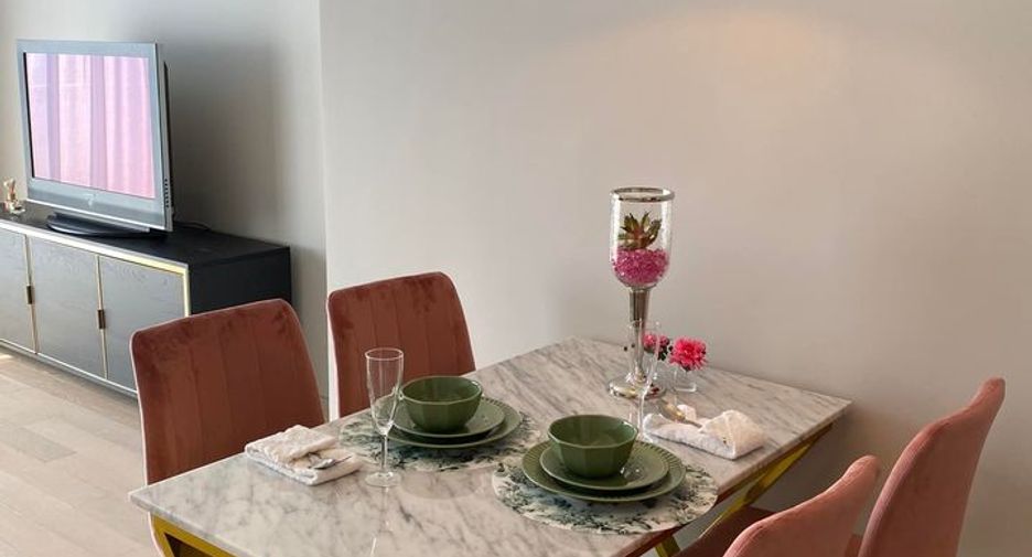For rent 2 bedrooms condo in Watthana, Bangkok