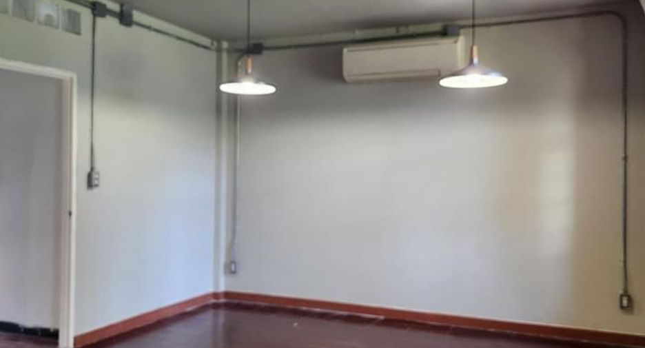 For rent 3 bed retail Space in Sathon, Bangkok
