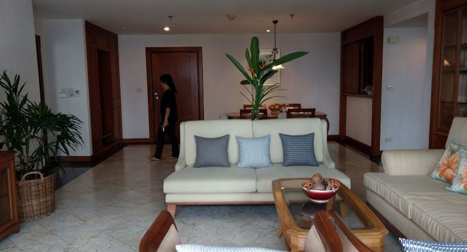 À louer 2 chambres appartement à Sathon, Bangkok