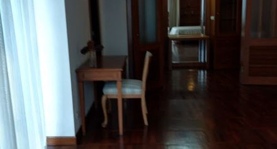 À louer 2 chambres appartement à Sathon, Bangkok