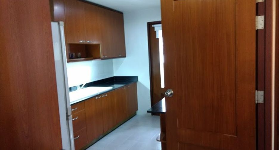À louer 2 chambres appartement à Sathon, Bangkok