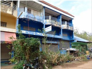 For sale 3 bed retail Space in Si Maha Phot, Prachin Buri