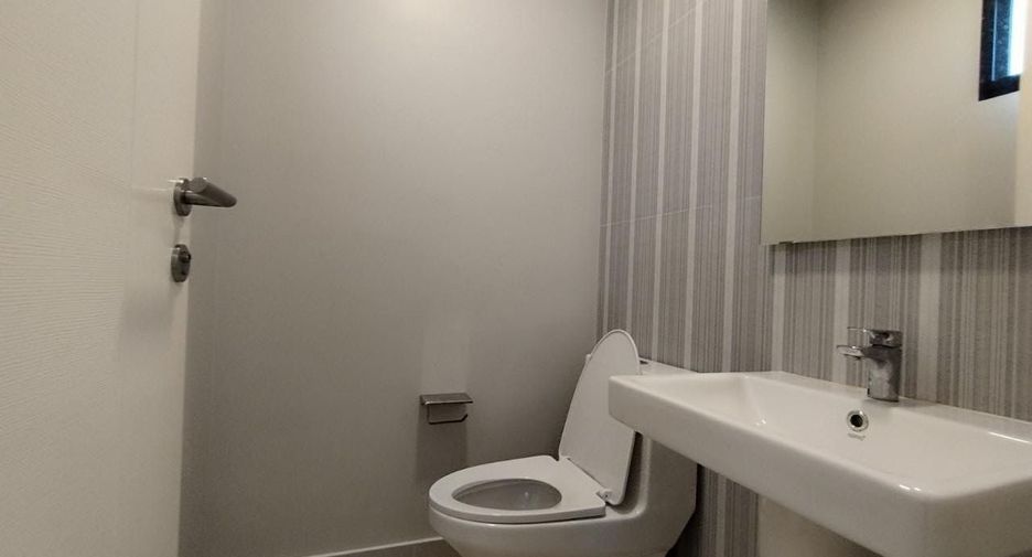 For rent 2 bedrooms townhouse in Prawet, Bangkok