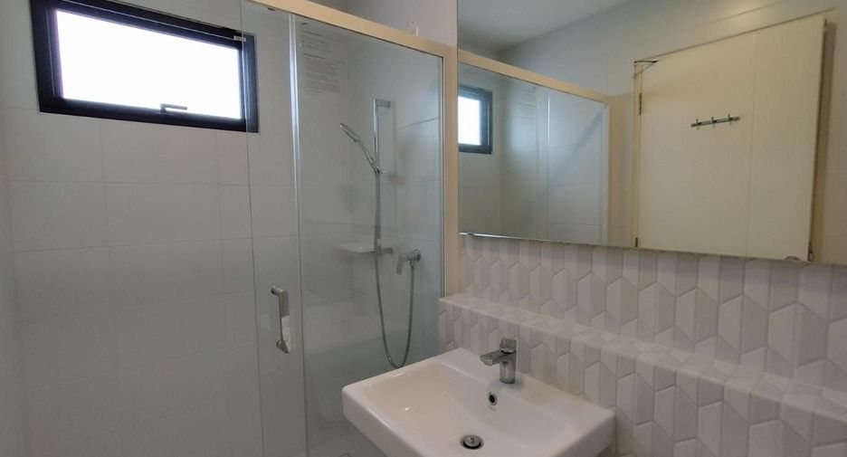 For rent 2 bedrooms townhouse in Prawet, Bangkok
