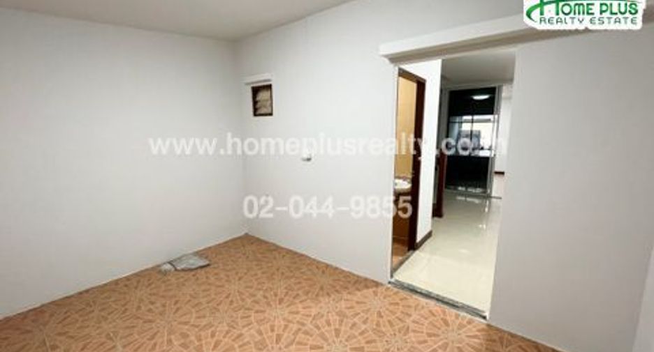 For sale 2 bedrooms townhouse in Khlong Sam Wa, Bangkok