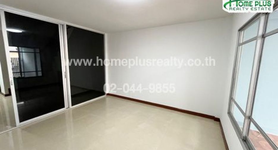 For sale 2 bedrooms townhouse in Khlong Sam Wa, Bangkok