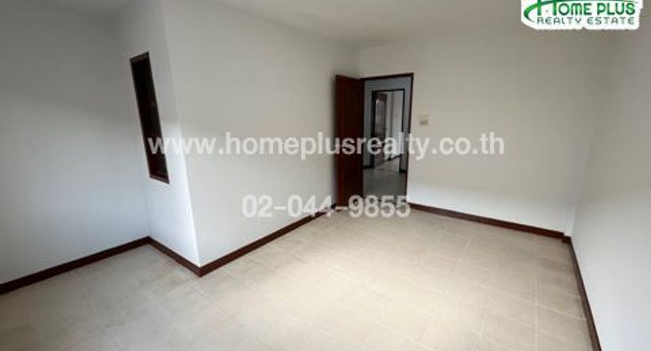For sale 2 bedrooms townhouse in Khlong Sam Wa, Bangkok