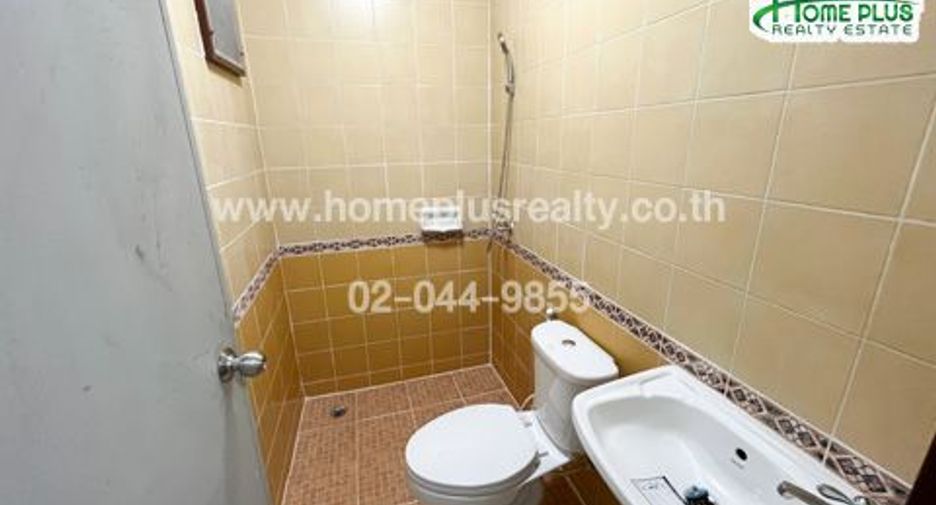 For sale 2 bedrooms townhouse in Khlong Sam Wa, Bangkok