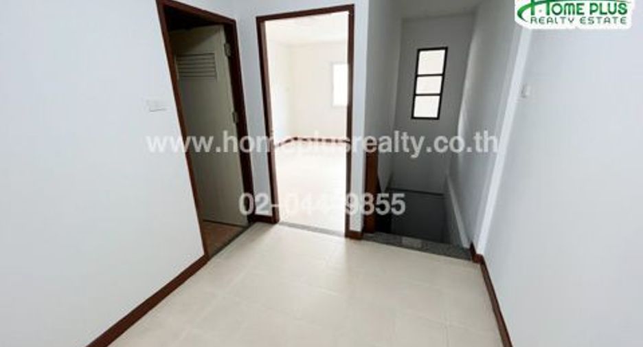 For sale 2 bedrooms townhouse in Khlong Sam Wa, Bangkok