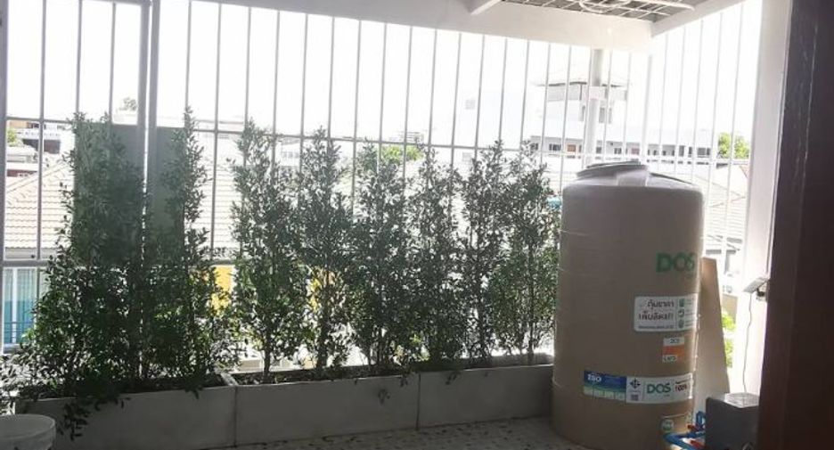 For sale 2 bedrooms retail Space in Lat Phrao, Bangkok