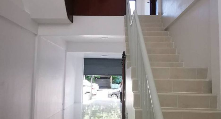 For sale 2 bedrooms retail Space in Lat Phrao, Bangkok
