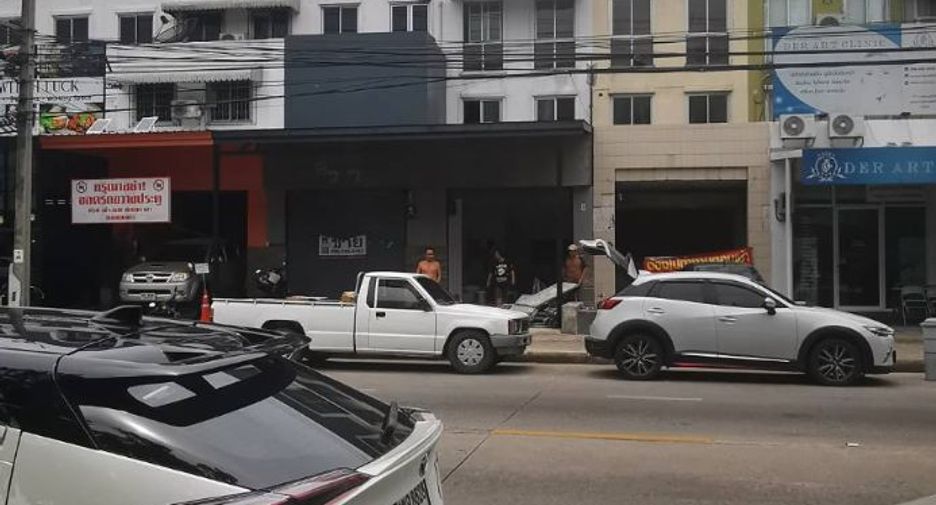 For sale 2 bedrooms retail Space in Lat Phrao, Bangkok