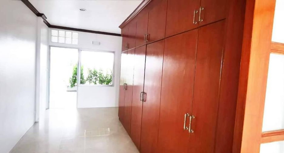 For sale 2 bedrooms retail Space in Lat Phrao, Bangkok