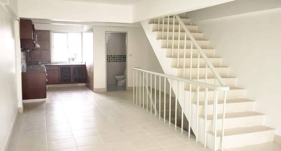 For sale 2 bedrooms retail Space in Lat Phrao, Bangkok