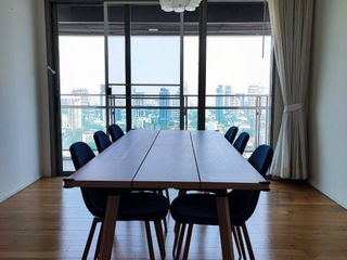 For rent 3 bedrooms condo in Khlong Toei, Bangkok