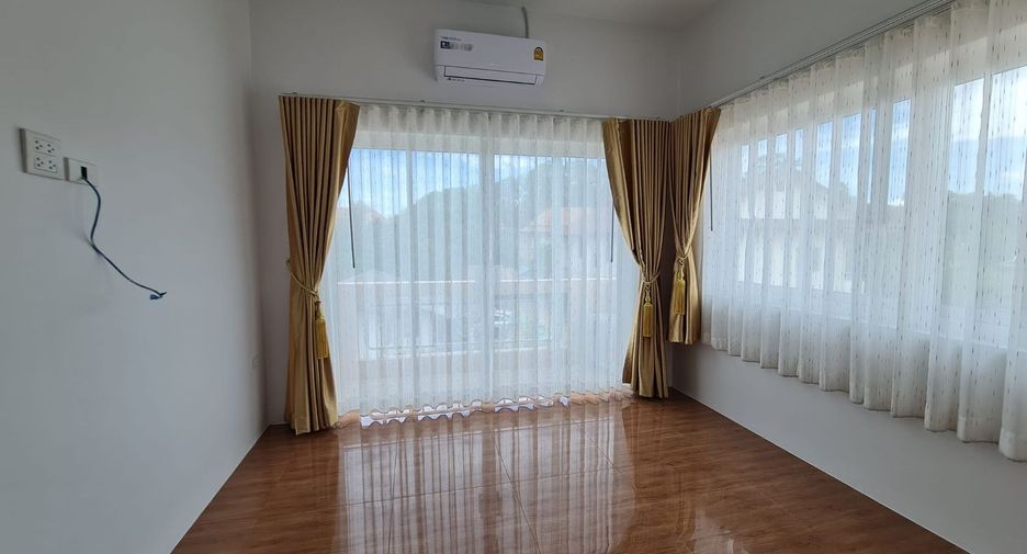 For sale 4 Beds villa in Bang Saray, Pattaya