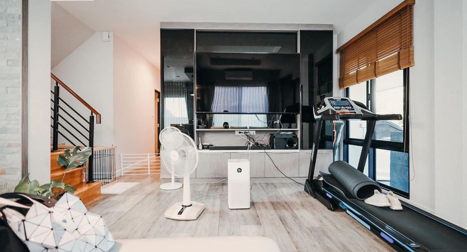 Haus zur Miete und zum Kauf mit 3 Zimmer in Bang Khen, Bangkok
