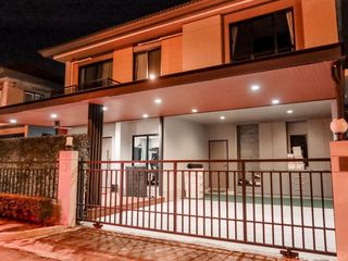 Casa en alquiler y en venta de 3 habitaciones en Bang Khen, Bangkok