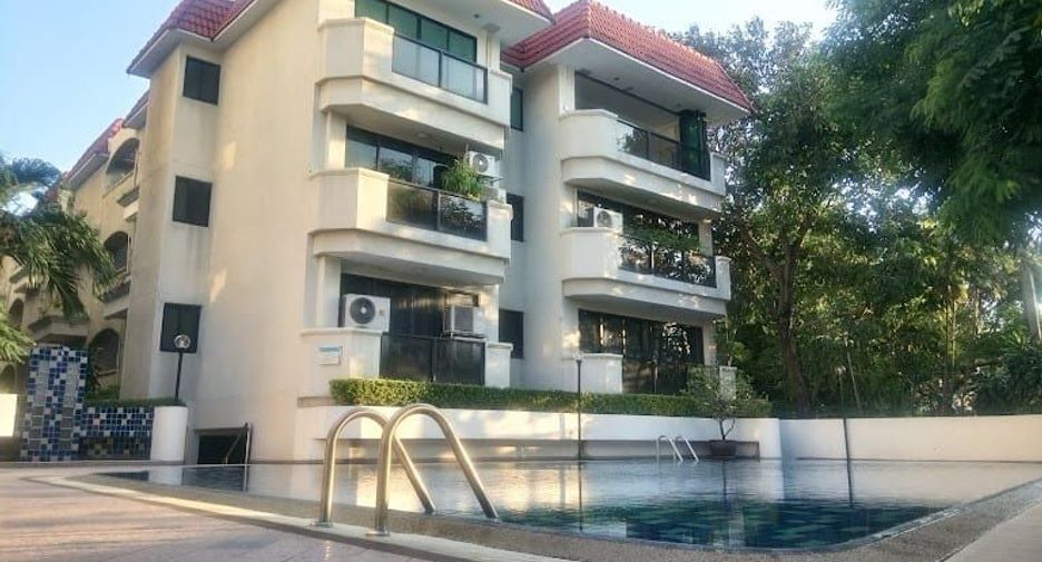 For rent 2 bedrooms condo in Sathon, Bangkok