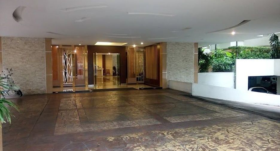 For rent 2 bedrooms condo in Sathon, Bangkok