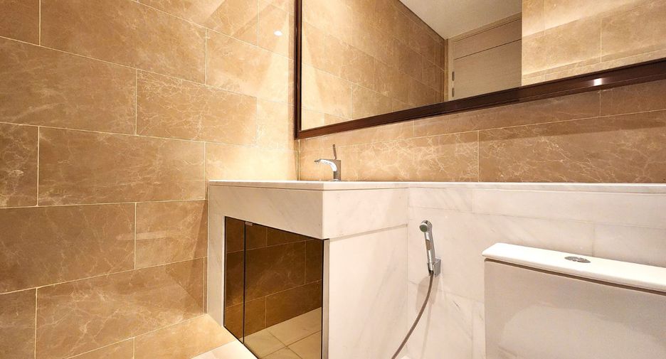 For rent そして for sale 5 ベッドルーム condo in Pathum Wan, Bangkok