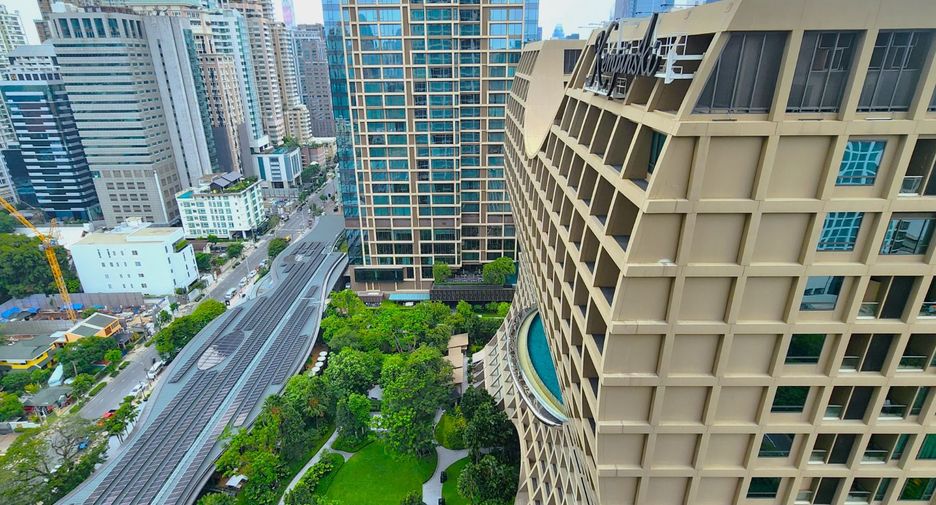 For rent そして for sale 5 ベッドルーム condo in Pathum Wan, Bangkok
