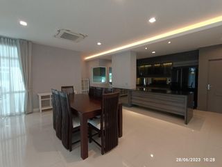 À louer 5 chambres maison à Bang Phli, Samut Prakan