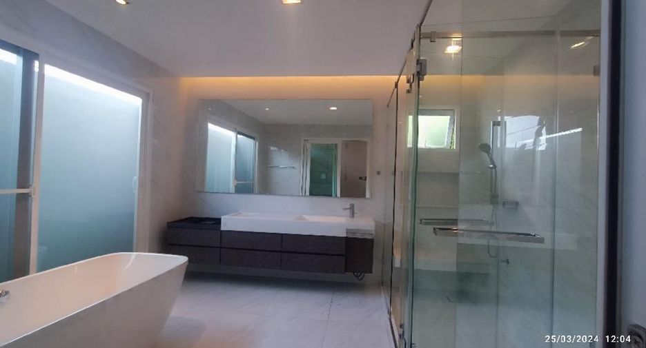 À louer 5 chambres maison à Bang Phli, Samut Prakan