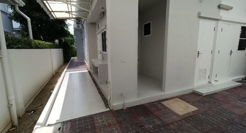 À louer 5 chambres maison à Bang Phli, Samut Prakan
