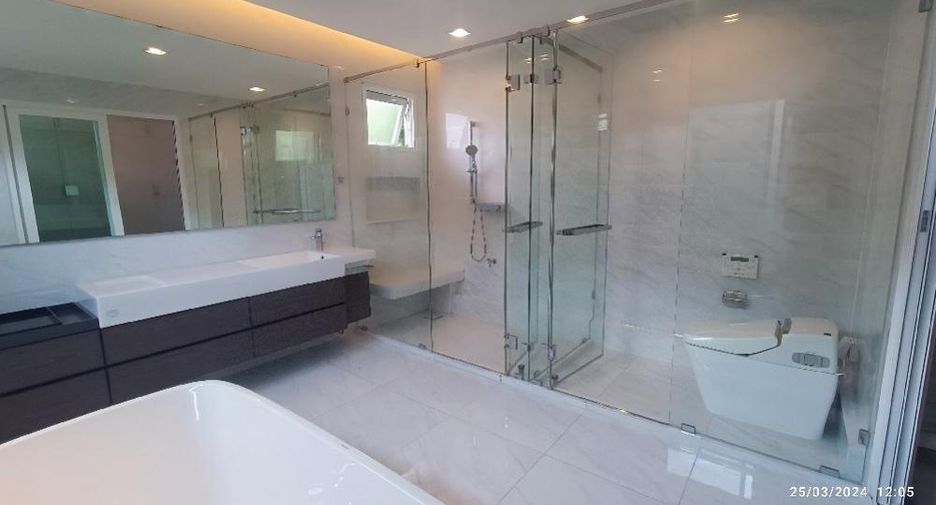 À louer 5 chambres maison à Bang Phli, Samut Prakan