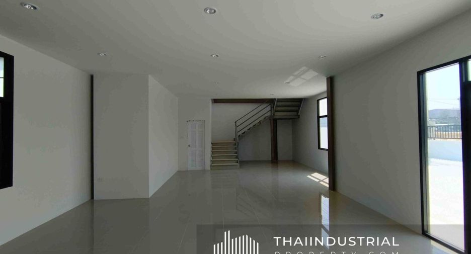 For rent warehouse in Ban Bueng, Chonburi