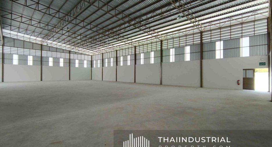 For rent warehouse in Ban Bueng, Chonburi