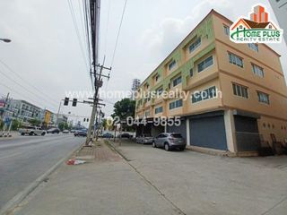 For rent 10 bed retail Space in Lam Luk Ka, Pathum Thani