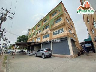 For rent 10 bed retail Space in Lam Luk Ka, Pathum Thani