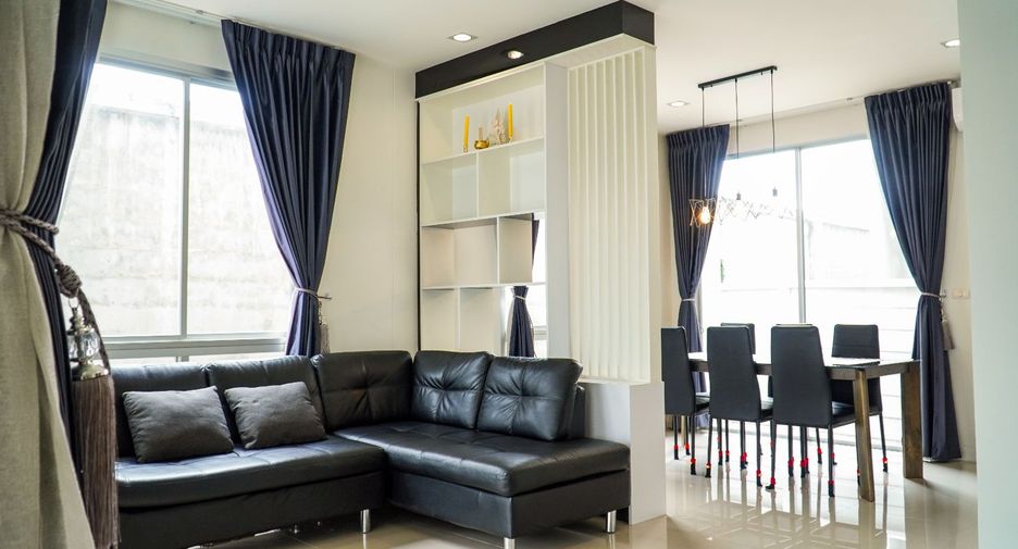 For sale 4 bedrooms house in Khlong Sam Wa, Bangkok