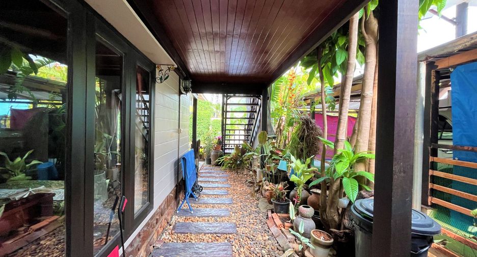 For rent and for sale 8 bedrooms retail Space in Mueang Krabi, Krabi