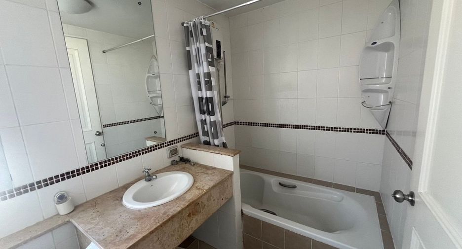 Аренда 3 спальни таунхаус в Пращет, Бангкок