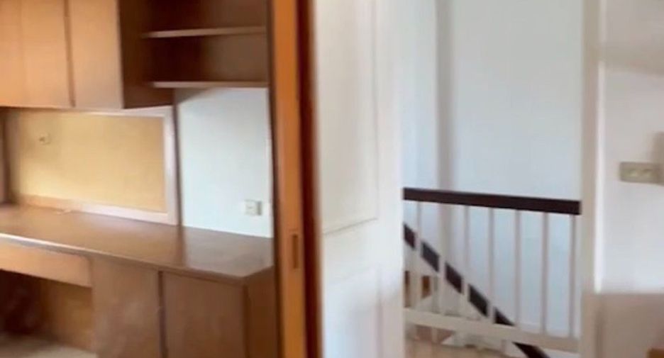 Аренда 3 спальни таунхаус в Пращет, Бангкок