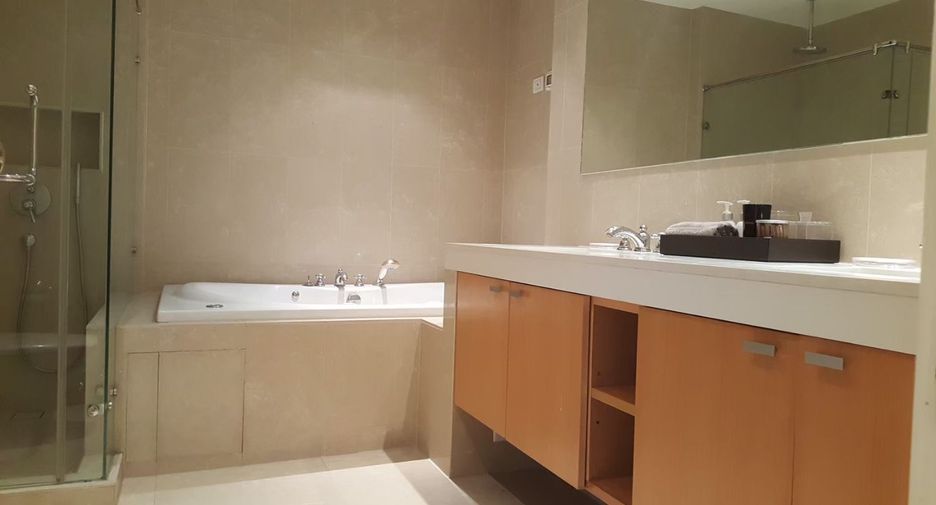 Wohnung zur Miete mit 3 Zimmer in Pathum Wan, Bangkok