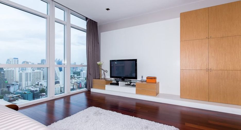 Wohnung zur Miete mit 3 Zimmer in Pathum Wan, Bangkok